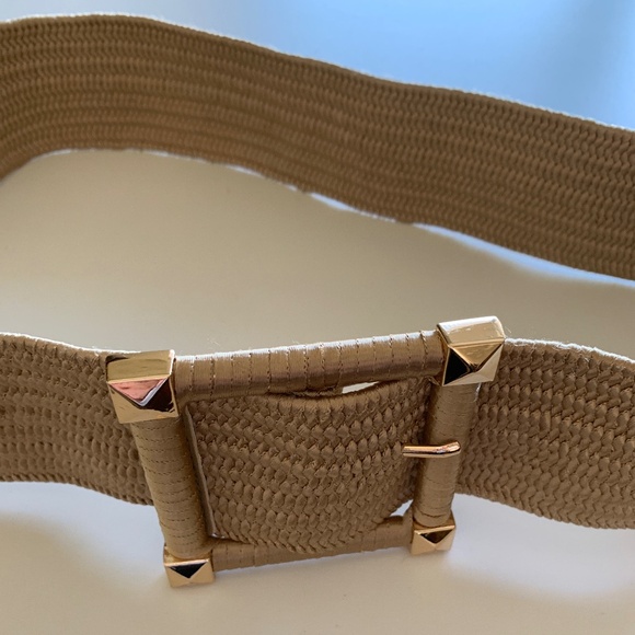 Gold belt - Picture 1 of 3